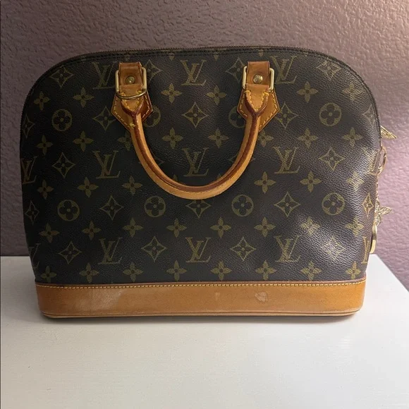 Louis Vuitton Monogram Alma - Picture 3 of 9